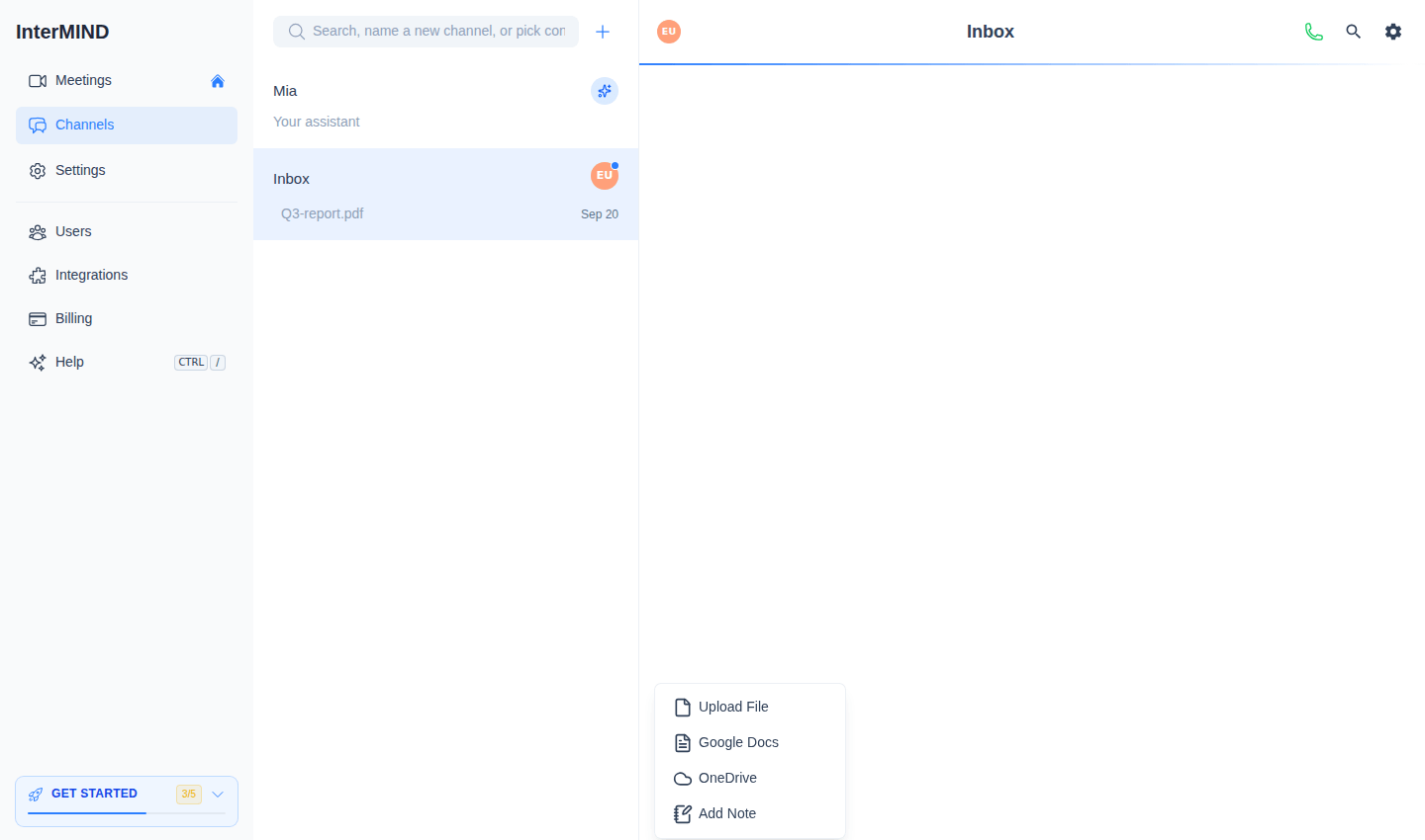 チャット入力欄の横の+メニュー：ファイルをアップロード、Google Docs、OneDrive、メモを追加
